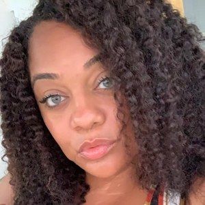 Meet your Posher, Jenn